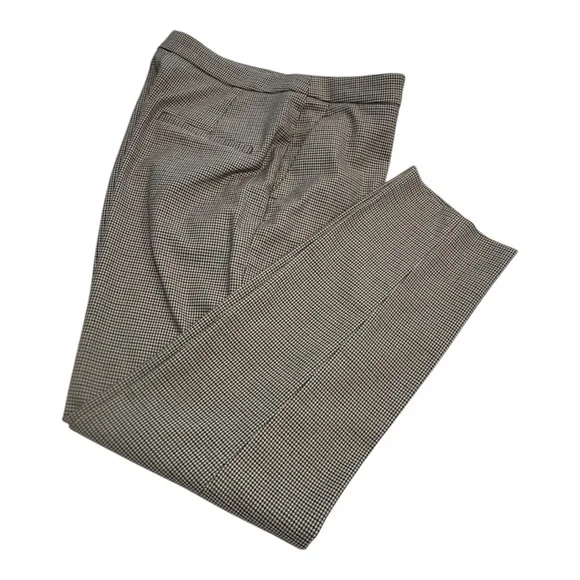 H&M Houndstooth Slim Fit Dress Pants – Size 6
C013 - Picture 1 of 5